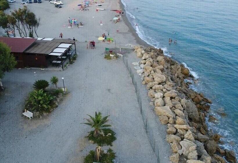 בית מלון כפרי Villaggio Camping Calypso