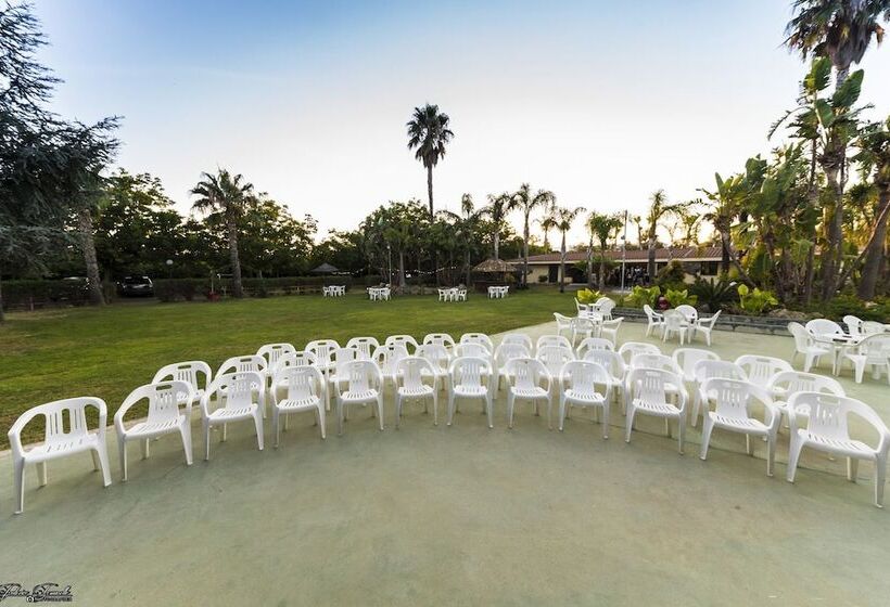 בית מלון כפרי Villaggio Camping Calypso
