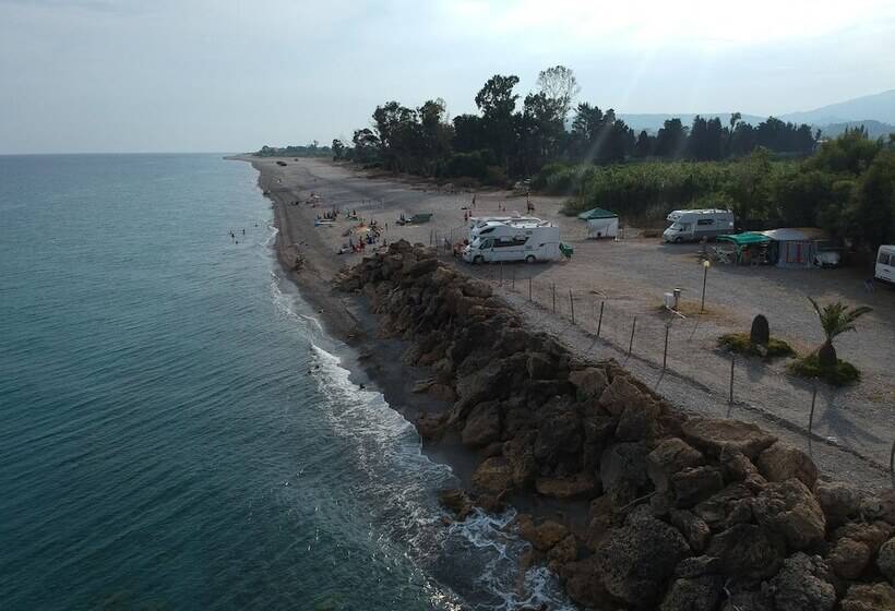 בית מלון כפרי Villaggio Camping Calypso