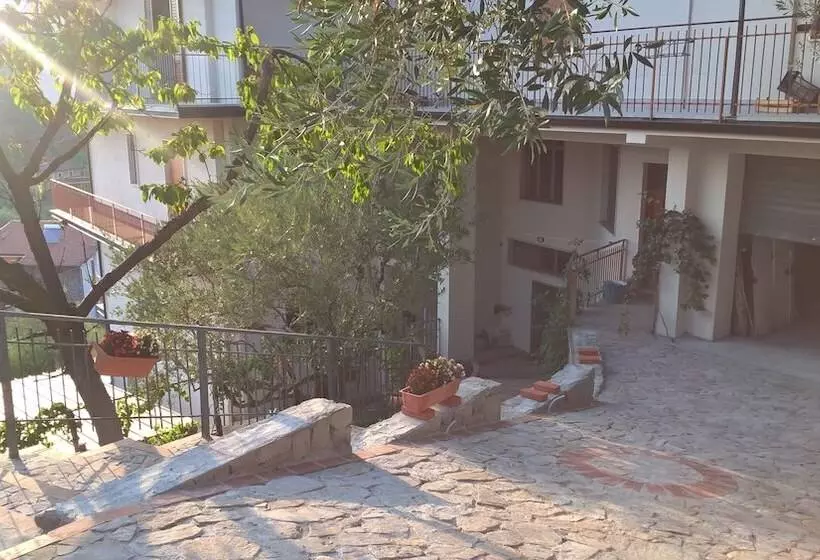 Aamiaismajoitus (B&B) Alloggiando Da Carmela