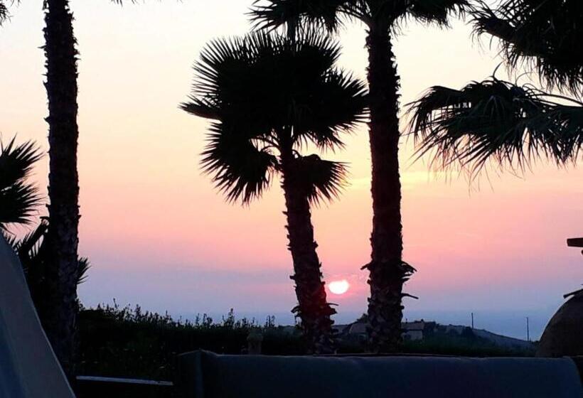 تختخواب و صبحانه Punta Bianca Suite & Home Experience