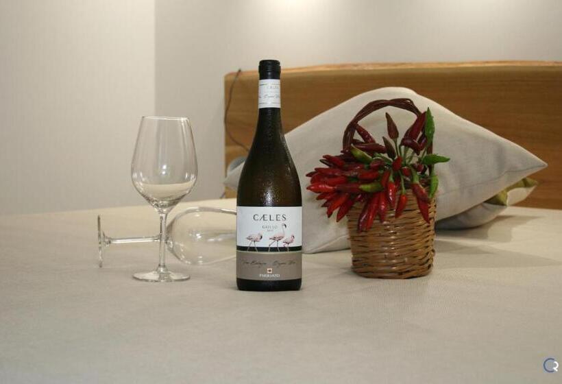 تختخواب و صبحانه Punta Bianca Suite & Home Experience