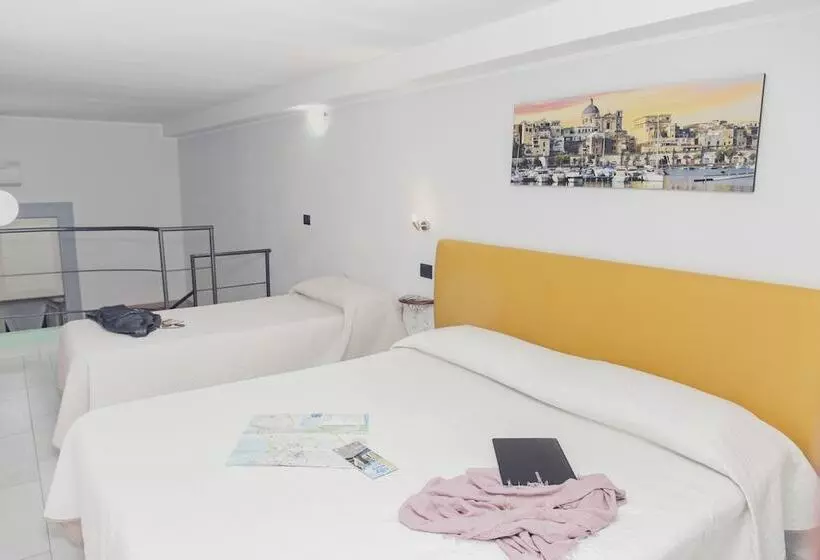 Palazzo Carafa Della Spina