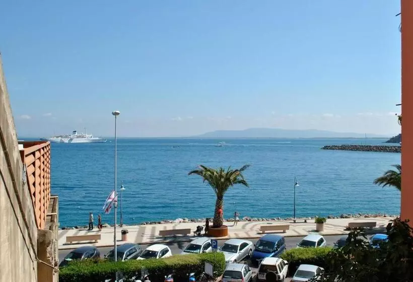پانسیون Villa Lory Albinia