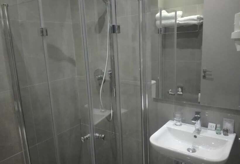 بنسيون La Cattedrale