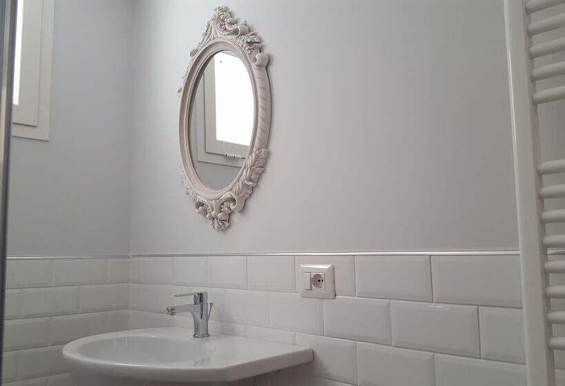 تختخواب و صبحانه Il Piccolo Attico