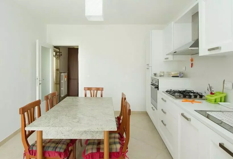 Aamiaismajoitus (B&B) La Casa Di Gaetano E Vittoria