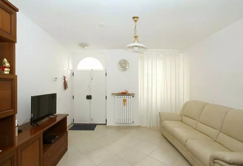 Aamiaismajoitus (B&B) La Casa Di Gaetano E Vittoria