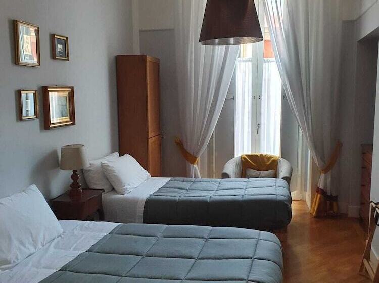 تختخواب و صبحانه La Dimora Dei Reali