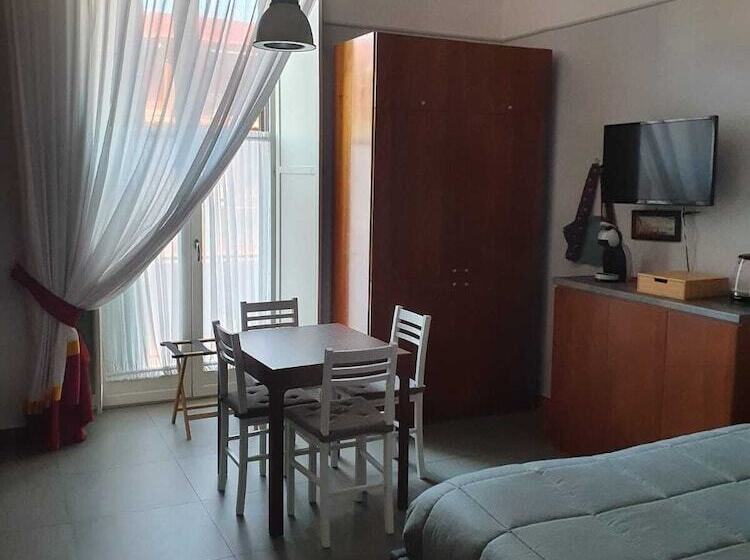 تختخواب و صبحانه La Dimora Dei Reali