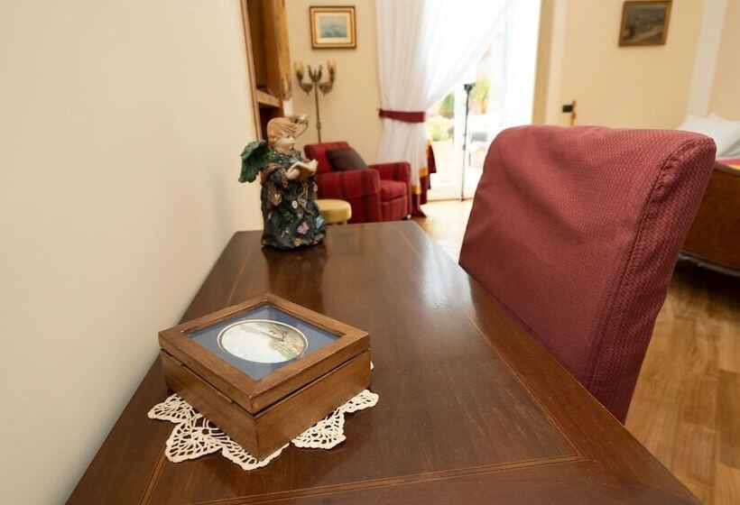 تختخواب و صبحانه La Dimora Dei Reali