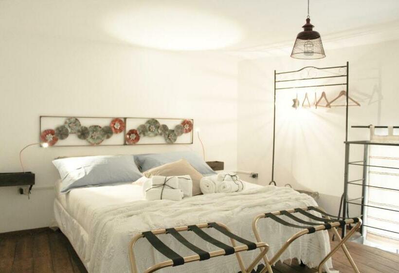 تختخواب و صبحانه Li Suluri