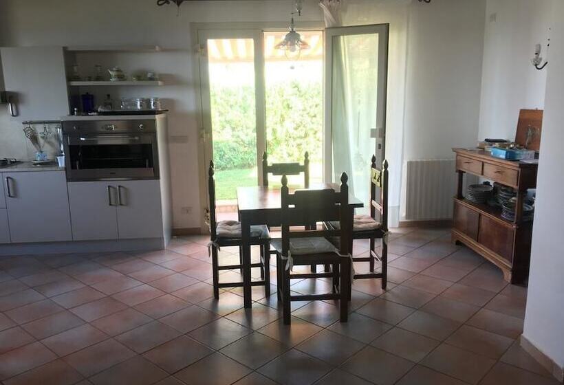 פנסיון Villa Sara