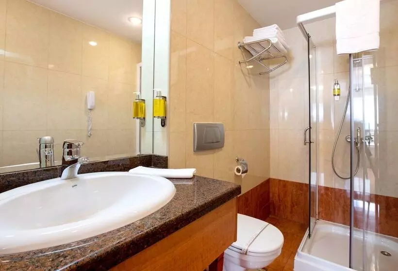 هتل Duke Romana City Center