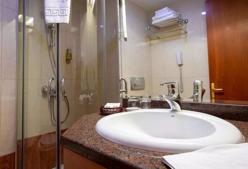 هتل Duke Romana City Center