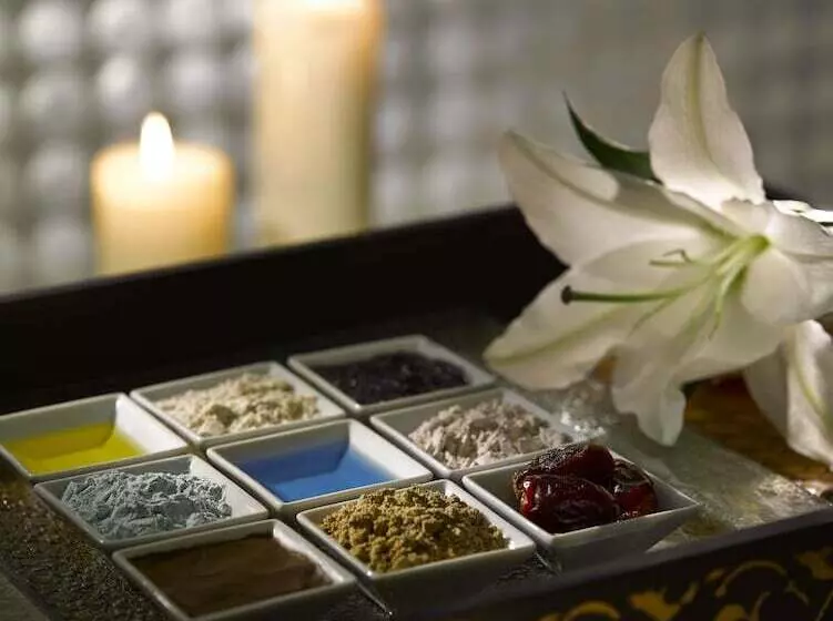 هتل Dusit Thani Dubai