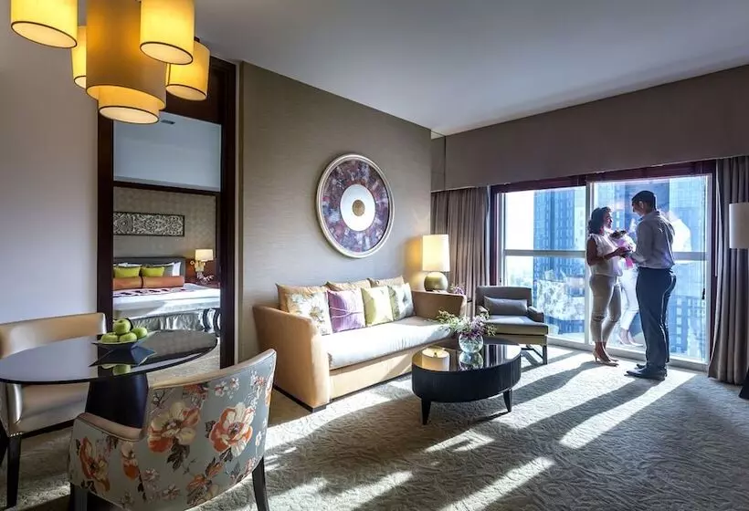 هتل Dusit Thani Dubai