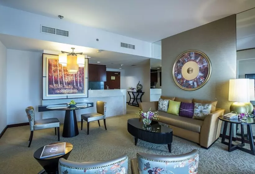 هتل Dusit Thani Dubai