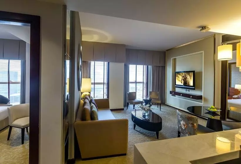 هتل Dusit Thani Dubai