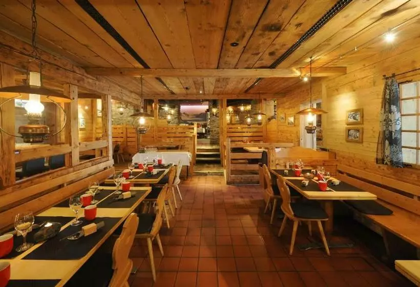 酒店 Eiger Mountain & Soul Resort