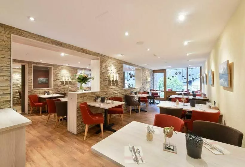 酒店 Eiger Mountain & Soul Resort