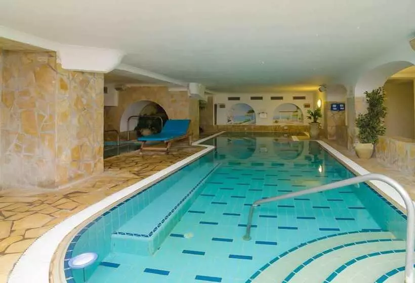 호텔 Flora Wellness & Beauty