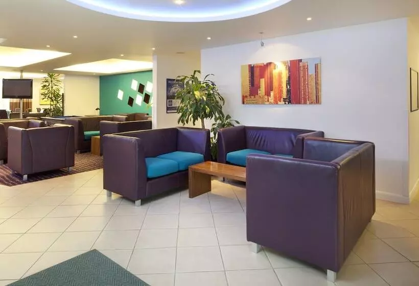 בית מלון כפרי Holiday Inn Express Cambridge, An Ihg