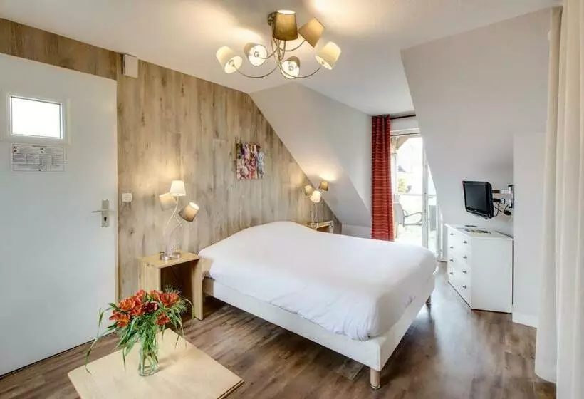 هتل Les Ormes Domaine Et Resort