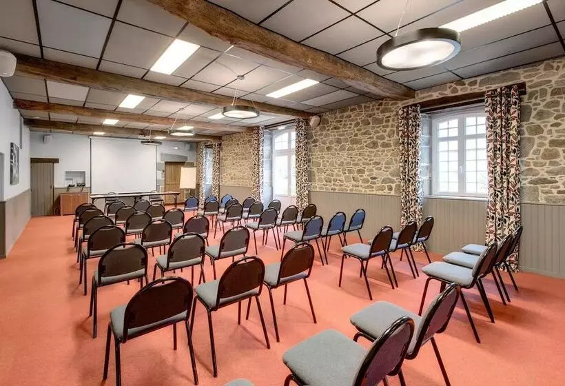 هتل Les Ormes Domaine Et Resort