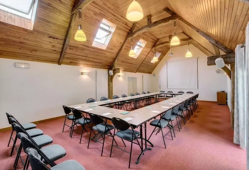 هتل Les Ormes Domaine Et Resort