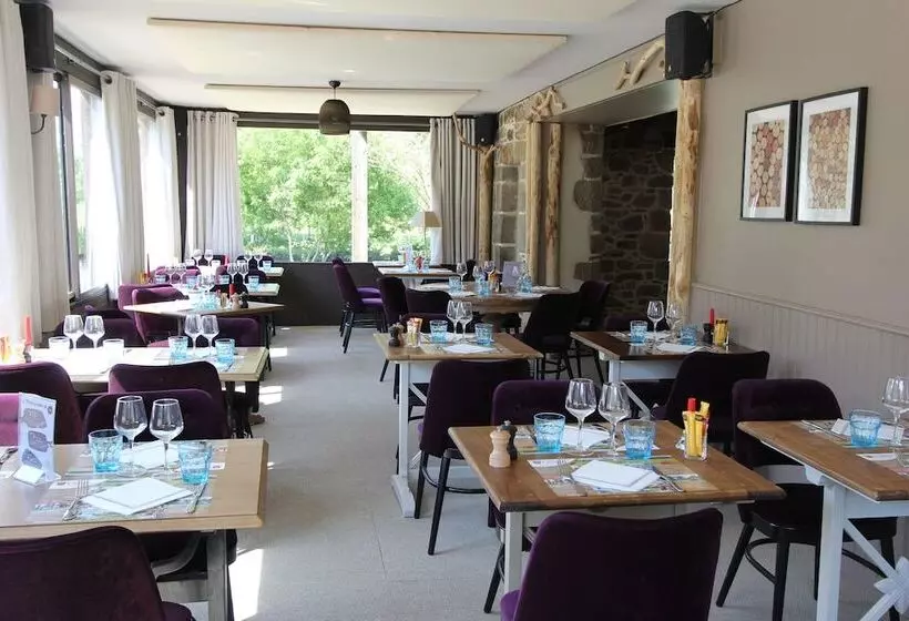 هتل Les Ormes Domaine Et Resort