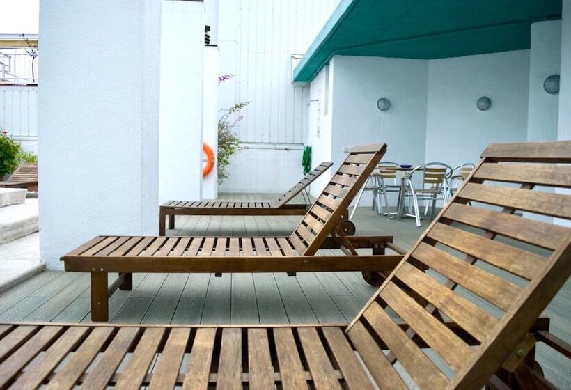 Отель Onix Fira