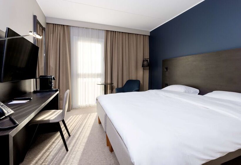 Park Inn By Radisson Oslo Airport Hotel West