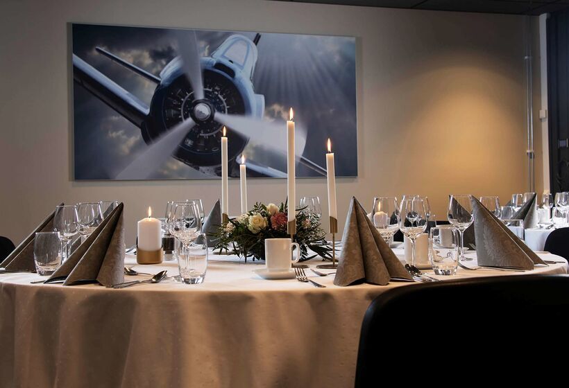 Park Inn By Radisson Oslo Airport Hotel West