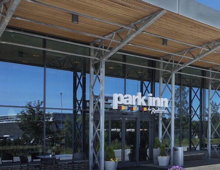 Park Inn By Radisson Oslo Airport Hotel West