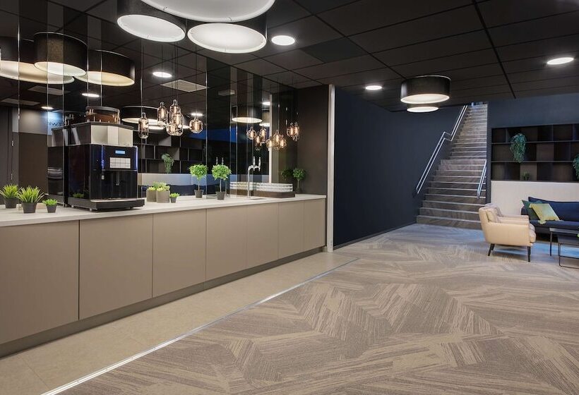 Park Inn By Radisson Oslo Airport Hotel West