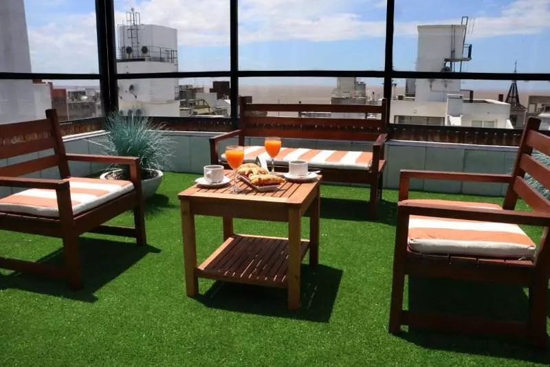 هتل Pocitos Plaza