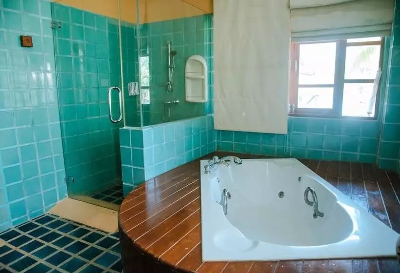 Resort The Aiyapura Koh Chang