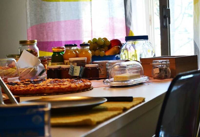 مبيت وإفطار La Casa Di Adua