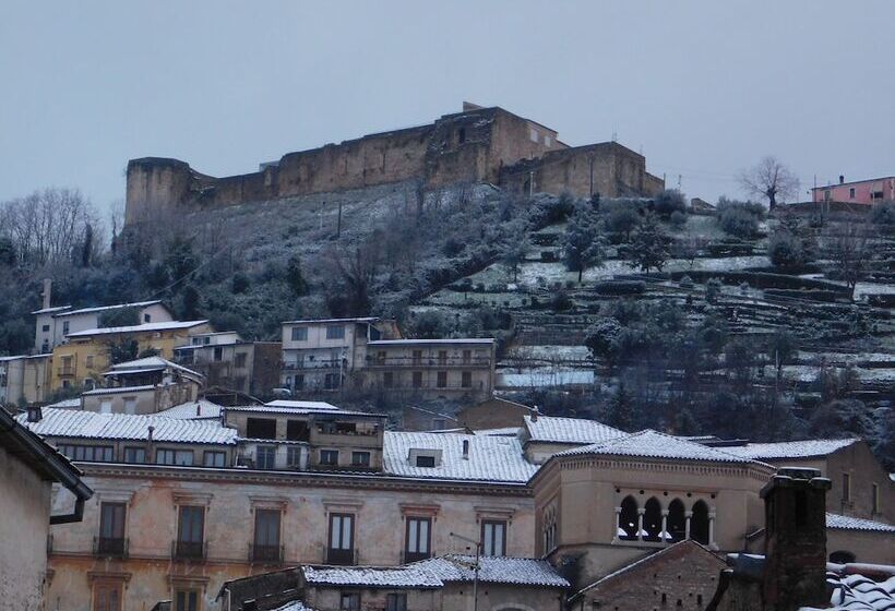 تختخواب و صبحانه Old Garden