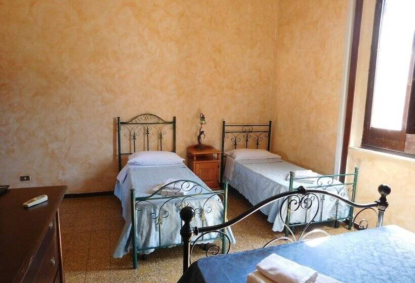 تختخواب و صبحانه Old Garden