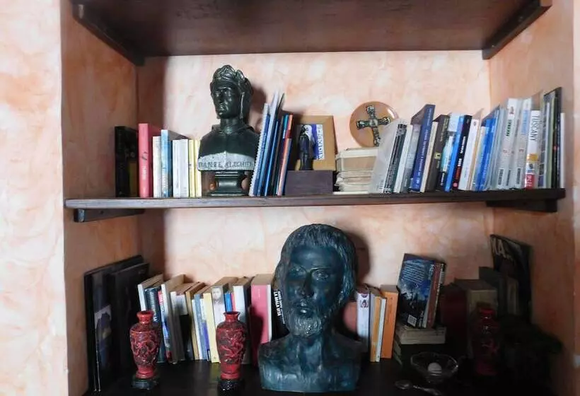 تختخواب و صبحانه Old Garden