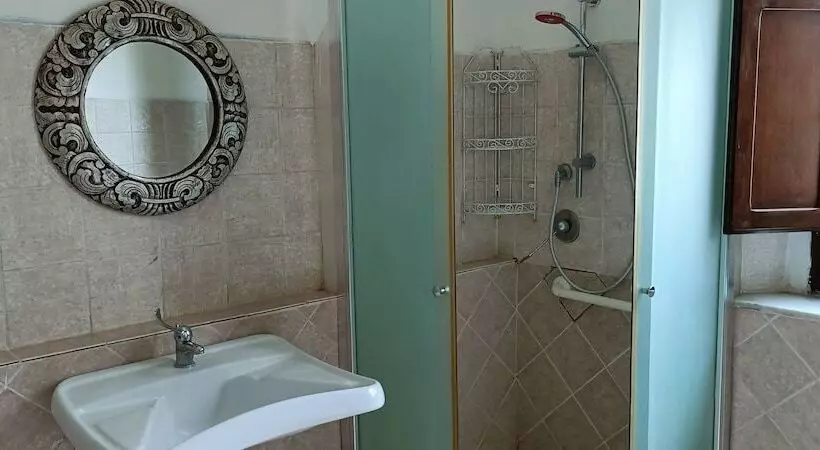 تختخواب و صبحانه Old Garden