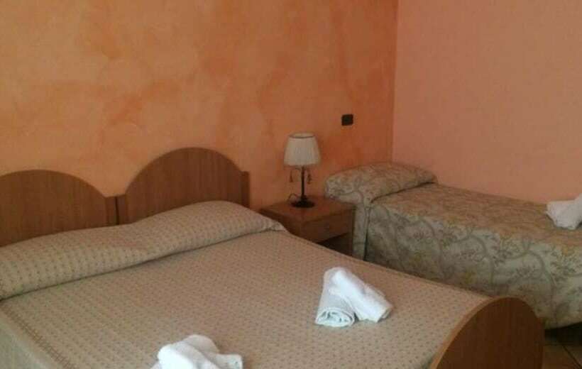 Хостел Chisari