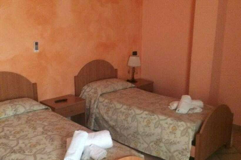 Хостел Chisari