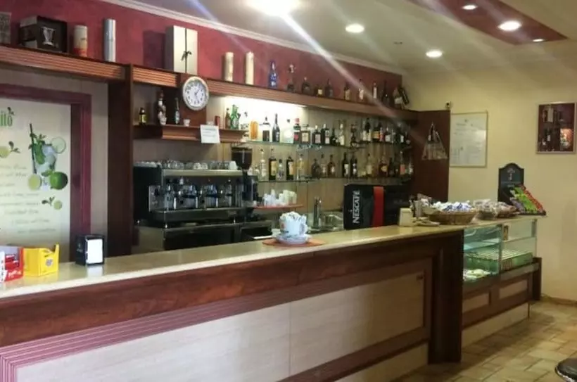 簡易ホテル Chisari