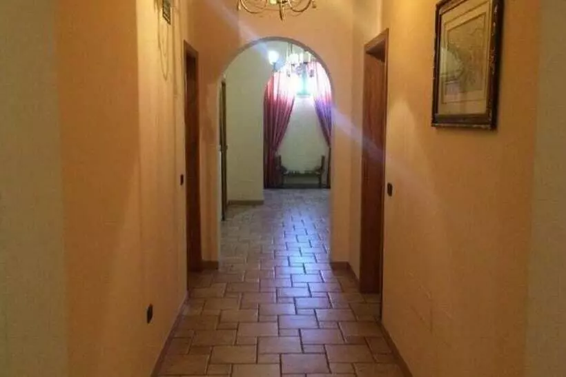 簡易ホテル Chisari