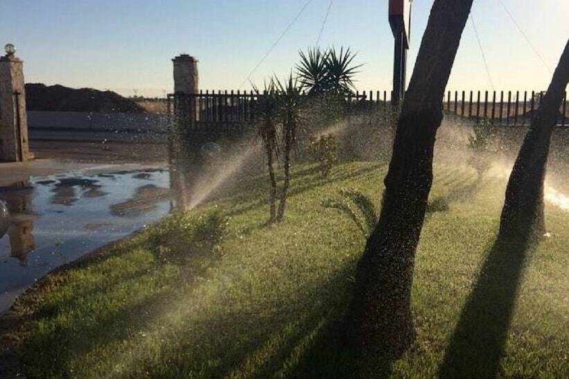 Хостел Chisari