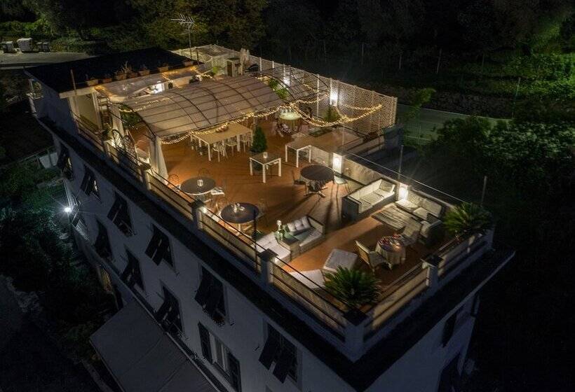 פונדק Gian Paul