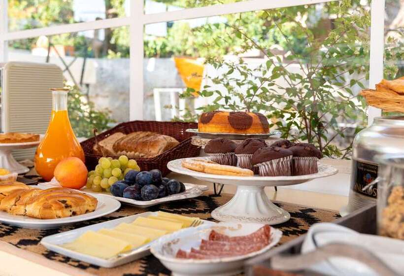 פונדק Gian Paul